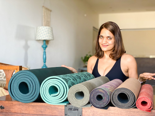 How to Choose the best Yoga Mat - Yoganama